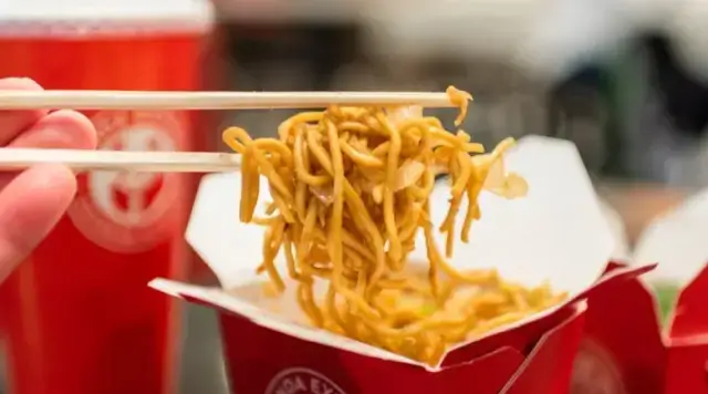 pandaexpress-chow-mein.webp